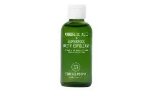 Exfoliante suave con ácido mandelico para una piel radiante. Descubre para qué sirve el ácido mandelico y cómo este producto mejora tu cutis.