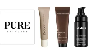 Tres productos de belleza: un logo de "PURE SKINCARE", una crema de ojos Byoodē y cremas de noche Perricone MD y Medik8, destacando el uso de péptidos en cosmética.