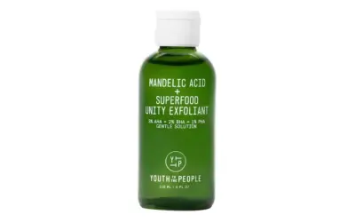 Exfoliante suave con ácido mandelico para una piel radiante. Descubre para qué sirve el ácido mandelico y cómo este producto mejora tu cutis.