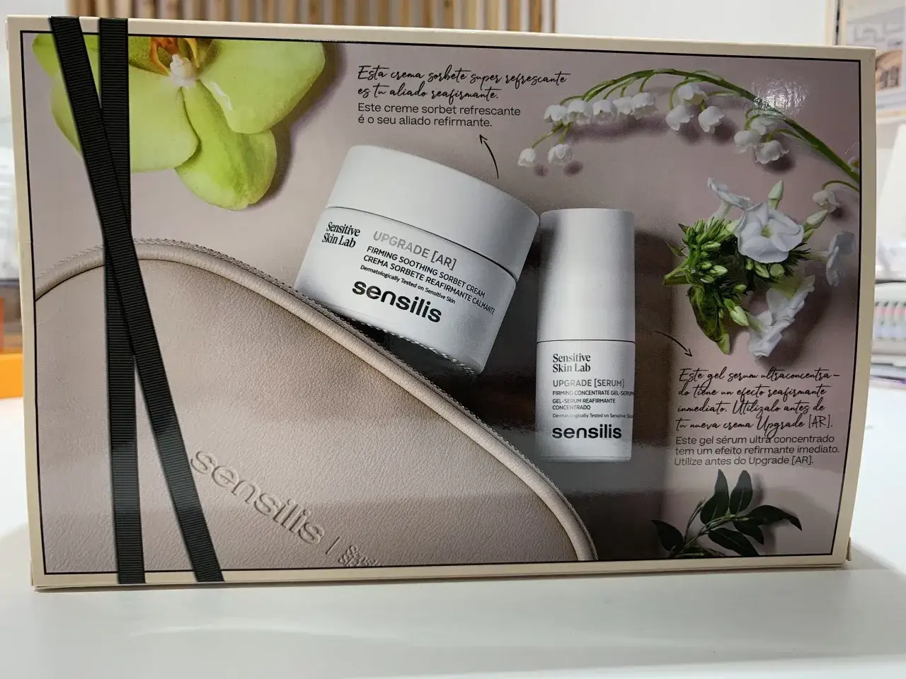 Estuche Sensilis con crema y serum reafirmantes. Opiniones positivas sobre la l&iacute;nea Upgrade.