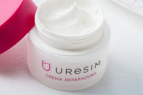 Crema reparadora Uresim, ideal para pieles secas. ¡Descubre sus opiniones!